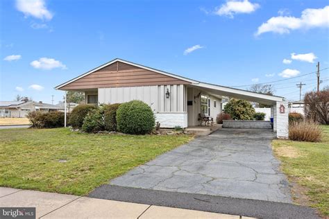 houses for sale levittown pa|levittown homes without fireplace.